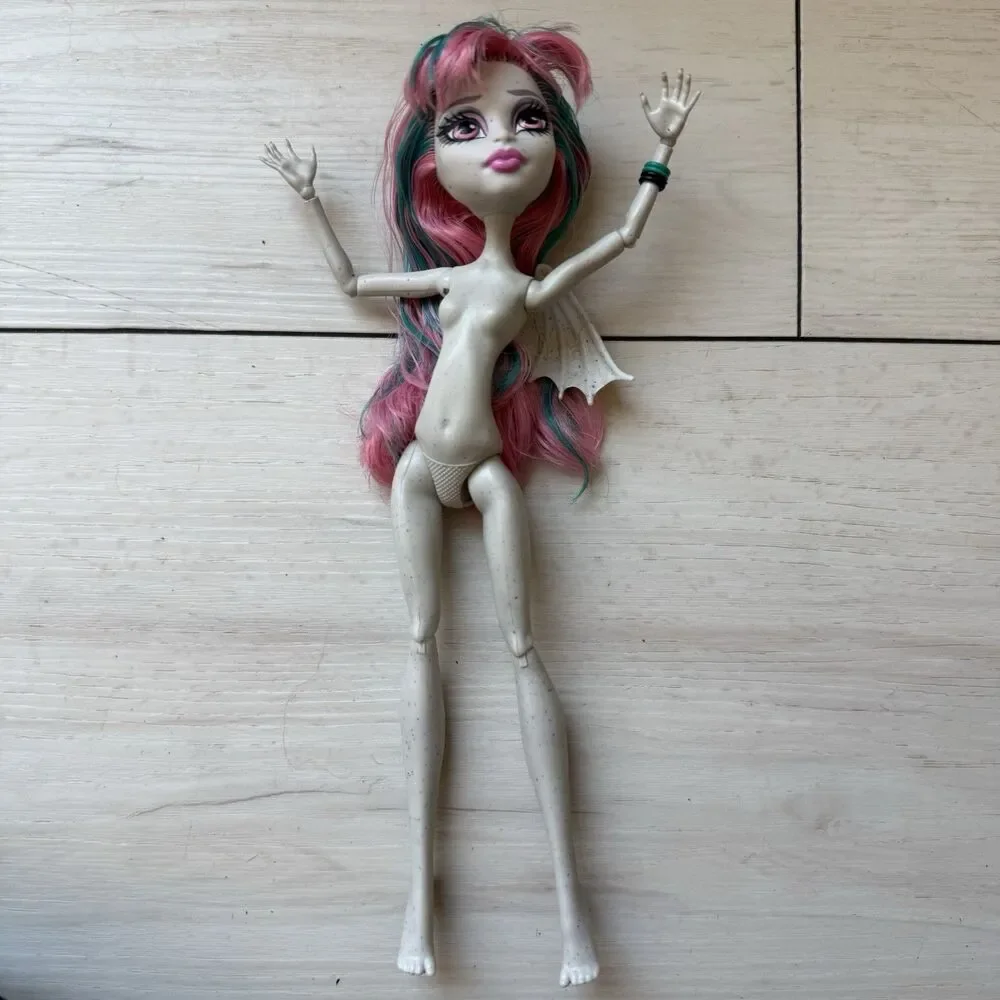 Mattel Monster High Doll Rochelle Goyle - Incomplete Missing 1 Wing & Clothes